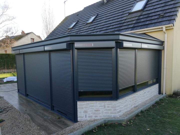 Volet sur mesure, Épernon